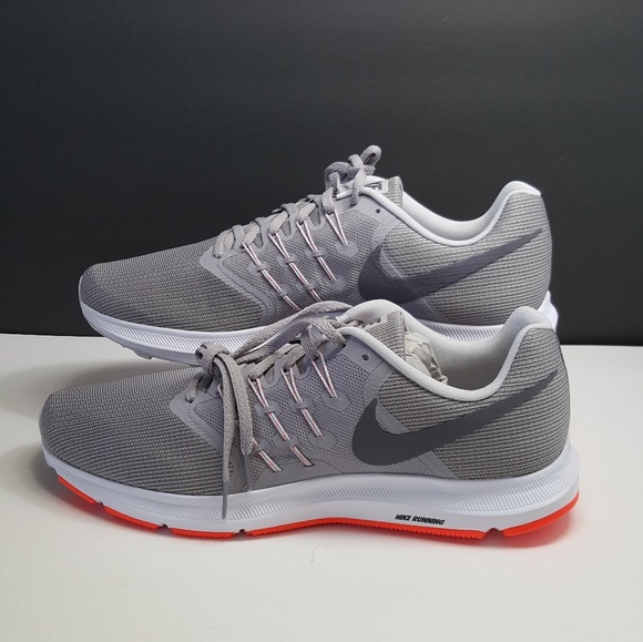 mens nike shoes size 13